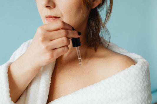 Sérum visage : à quoi ça sert et comment bien le choisir